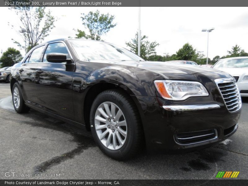 Luxury Brown Pearl / Black/Light Frost Beige 2012 Chrysler 300
