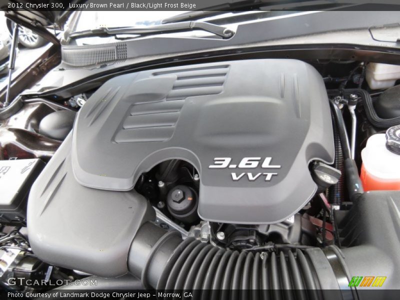 Luxury Brown Pearl / Black/Light Frost Beige 2012 Chrysler 300