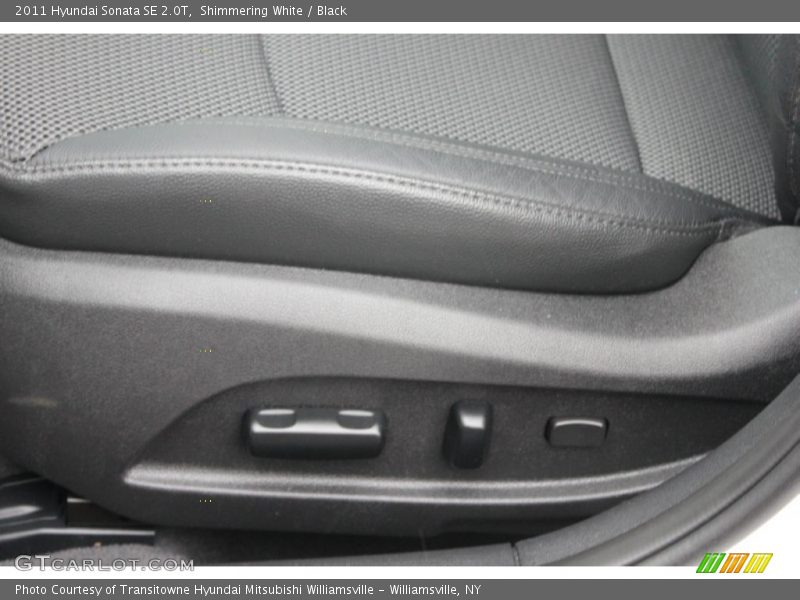 Shimmering White / Black 2011 Hyundai Sonata SE 2.0T