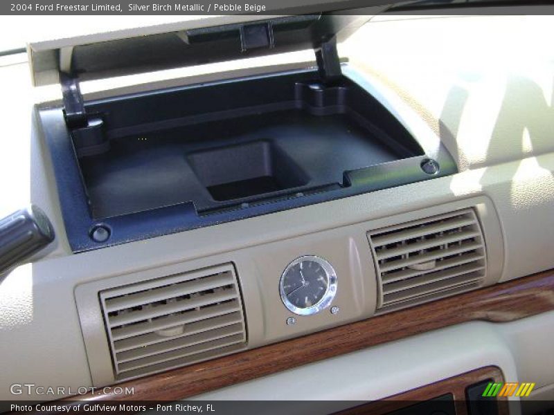 Silver Birch Metallic / Pebble Beige 2004 Ford Freestar Limited