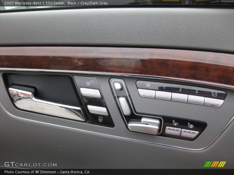 Black / Grey/Dark Grey 2007 Mercedes-Benz S 550 Sedan