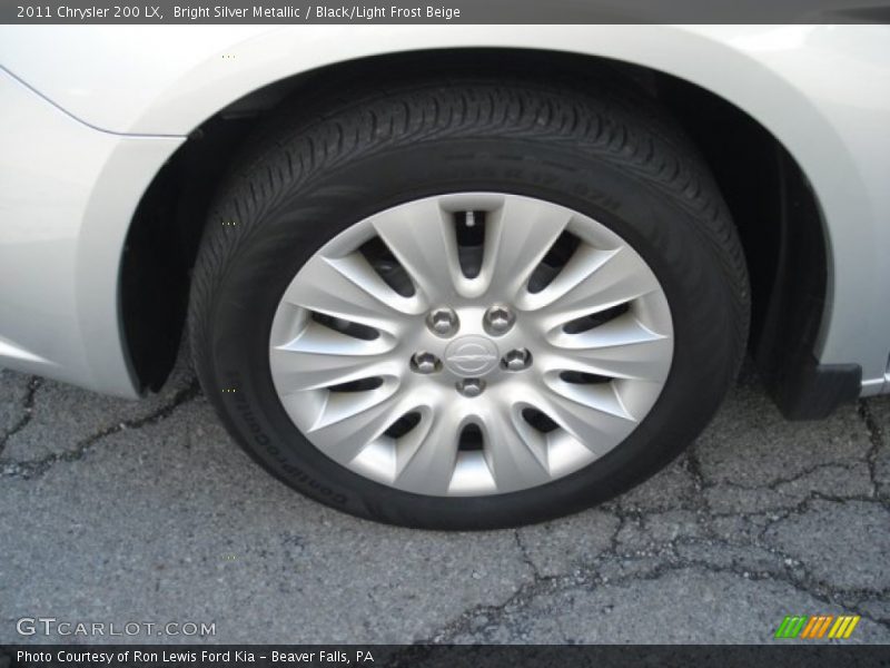 Bright Silver Metallic / Black/Light Frost Beige 2011 Chrysler 200 LX