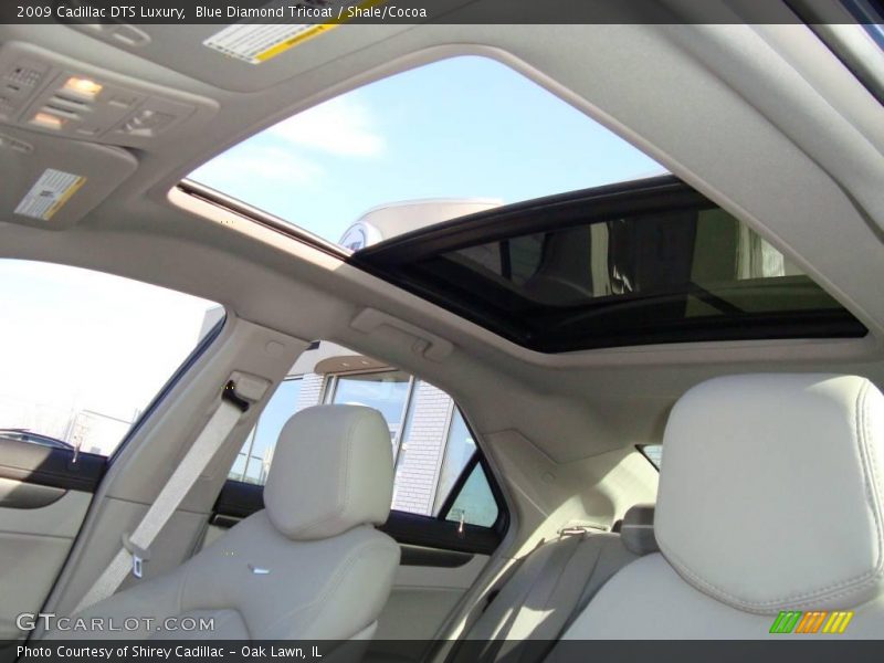 Blue Diamond Tricoat / Shale/Cocoa 2009 Cadillac DTS Luxury