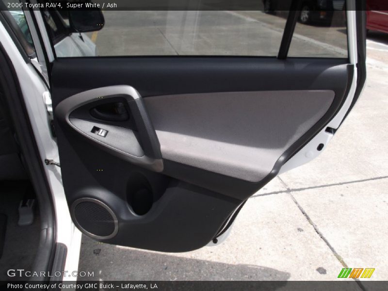 Super White / Ash 2006 Toyota RAV4