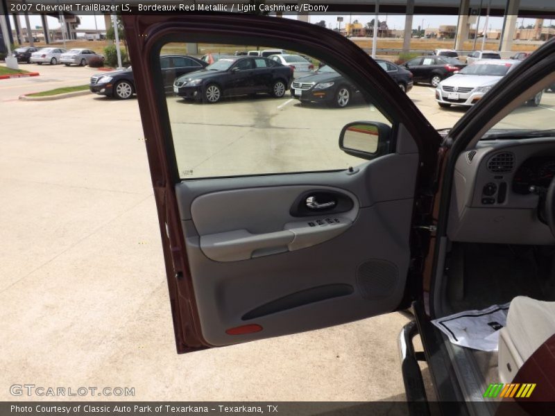 Bordeaux Red Metallic / Light Cashmere/Ebony 2007 Chevrolet TrailBlazer LS