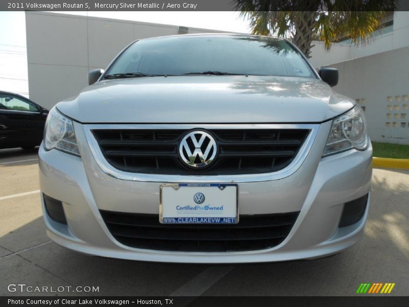 Mercury Silver Metallic / Aero Gray 2011 Volkswagen Routan S