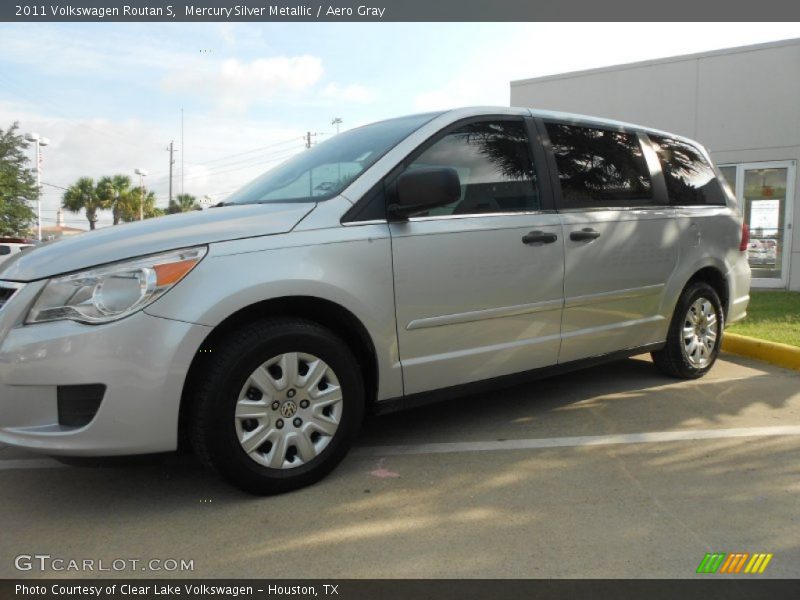 Mercury Silver Metallic / Aero Gray 2011 Volkswagen Routan S