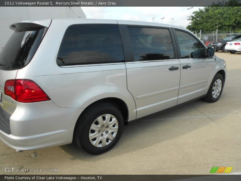 Mercury Silver Metallic / Aero Gray 2011 Volkswagen Routan S