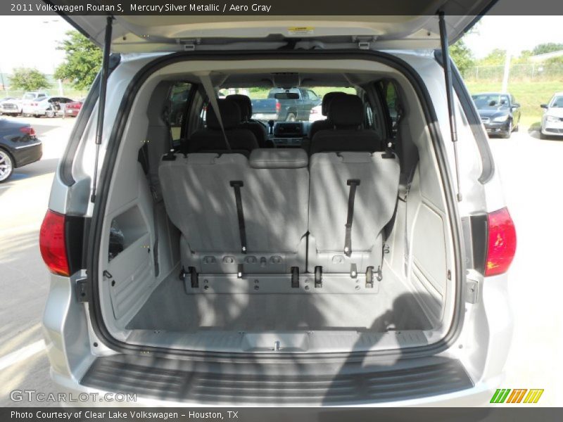 Mercury Silver Metallic / Aero Gray 2011 Volkswagen Routan S