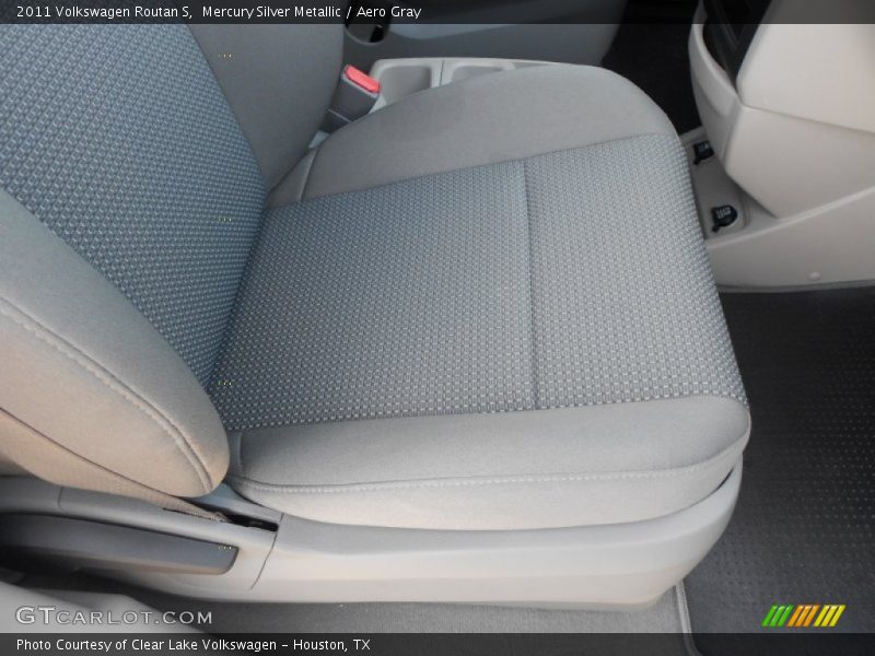 Mercury Silver Metallic / Aero Gray 2011 Volkswagen Routan S
