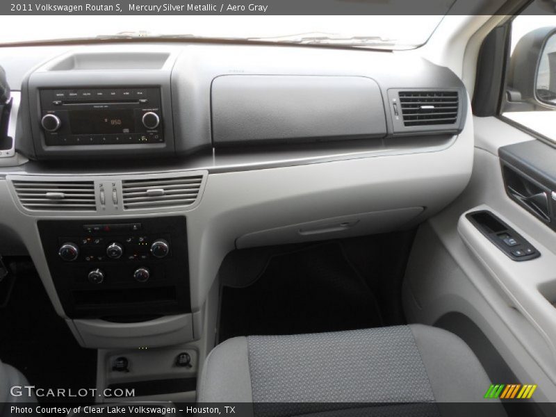 Mercury Silver Metallic / Aero Gray 2011 Volkswagen Routan S