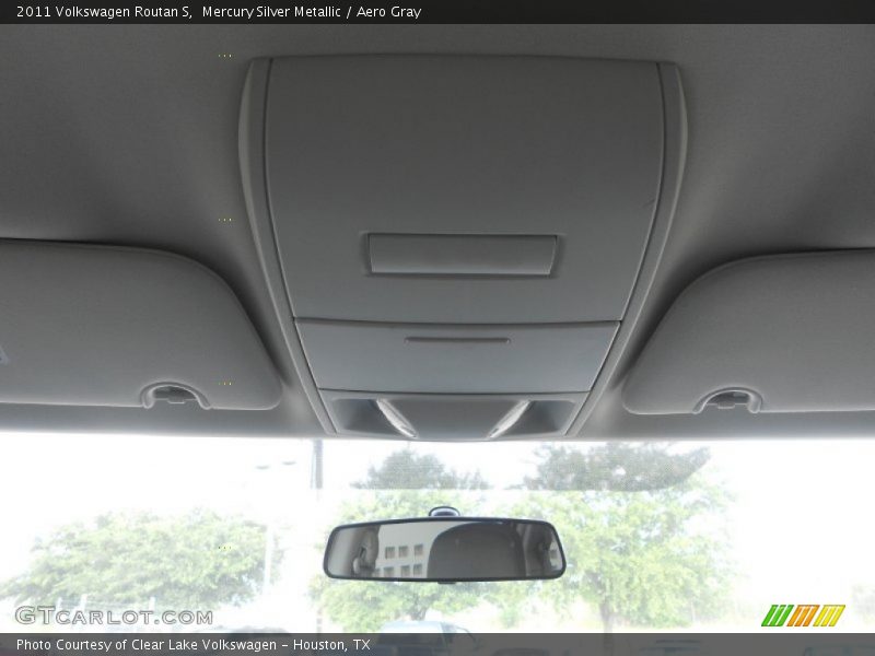Mercury Silver Metallic / Aero Gray 2011 Volkswagen Routan S