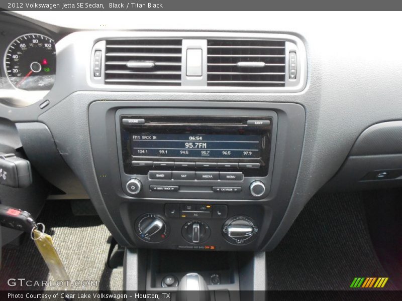 Controls of 2012 Jetta SE Sedan