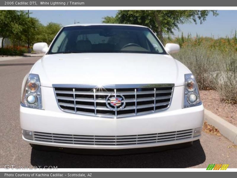 White Lightning / Titanium 2006 Cadillac DTS