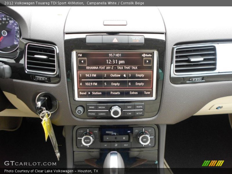Controls of 2012 Touareg TDI Sport 4XMotion