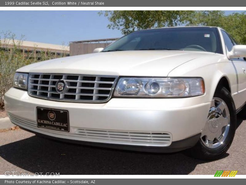 Cotillion White / Neutral Shale 1999 Cadillac Seville SLS