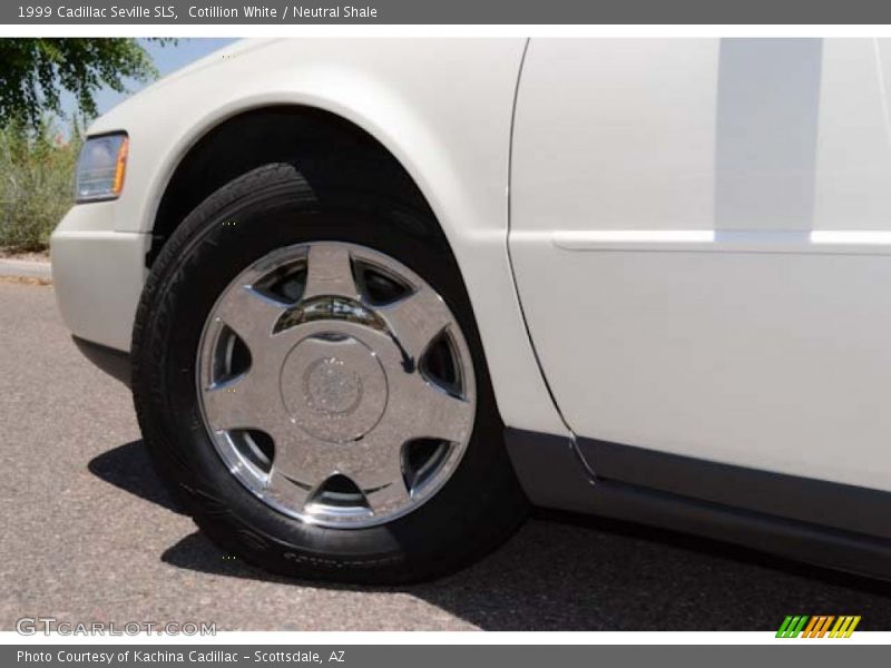 Cotillion White / Neutral Shale 1999 Cadillac Seville SLS