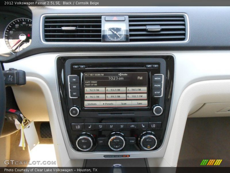 Controls of 2012 Passat 2.5L SE