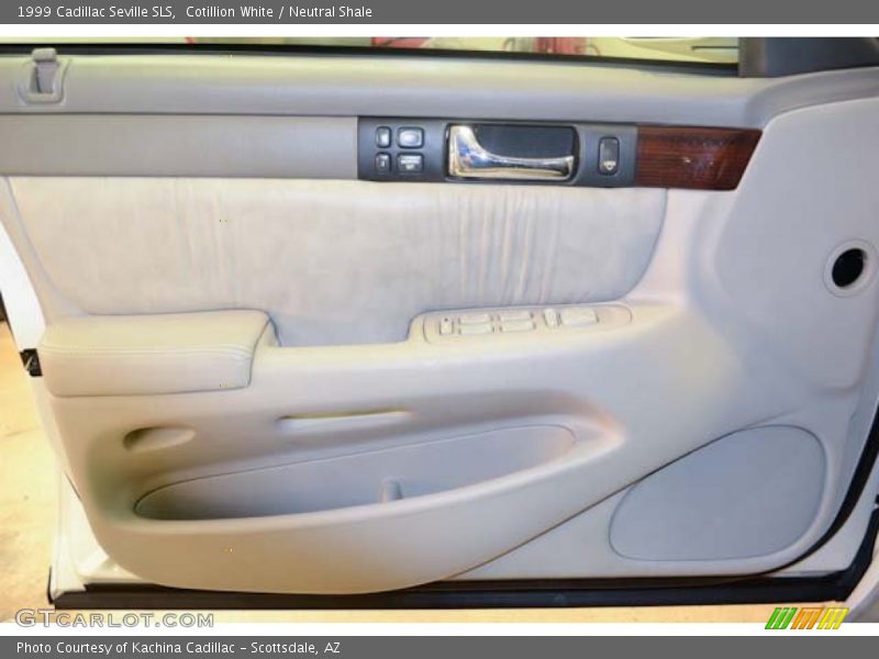 Cotillion White / Neutral Shale 1999 Cadillac Seville SLS