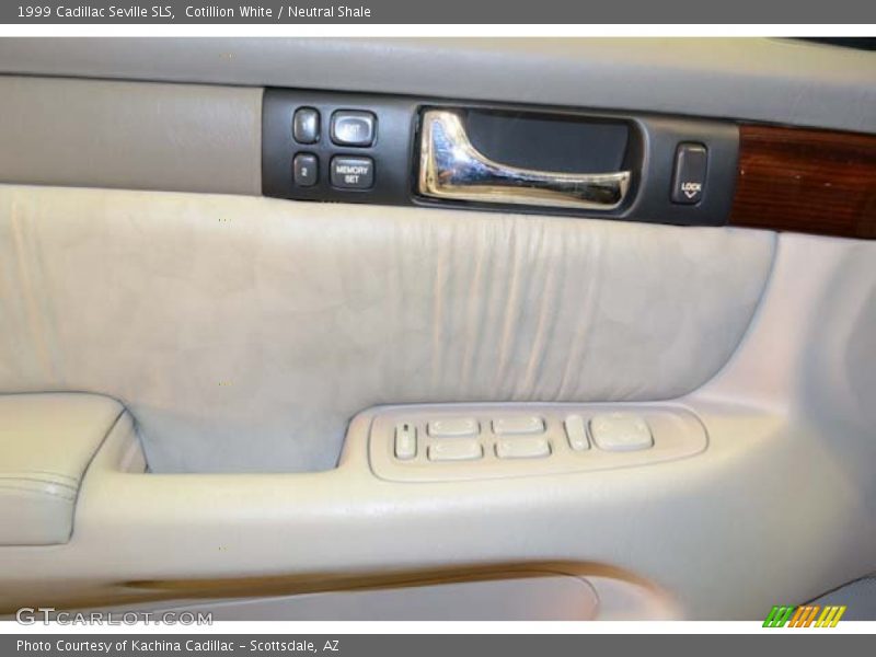 Cotillion White / Neutral Shale 1999 Cadillac Seville SLS