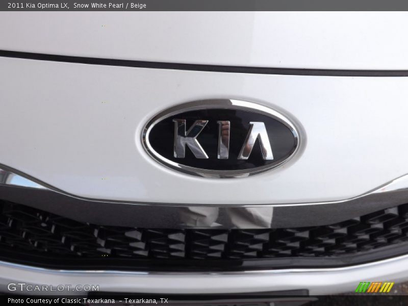 Snow White Pearl / Beige 2011 Kia Optima LX