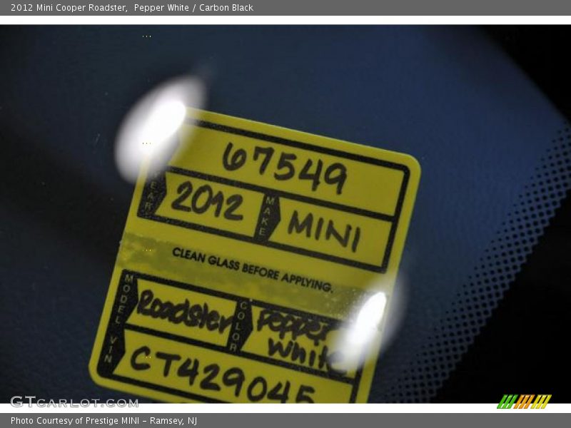Pepper White / Carbon Black 2012 Mini Cooper Roadster
