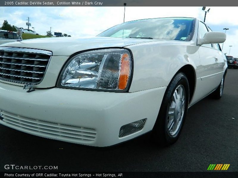 Cotillion White / Dark Gray 2005 Cadillac DeVille Sedan