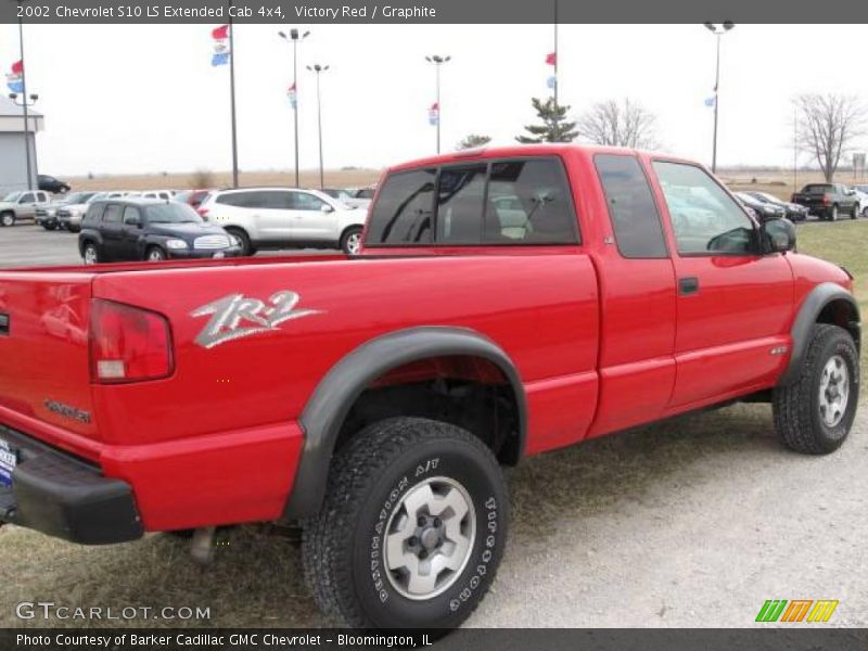 Victory Red / Graphite 2002 Chevrolet S10 LS Extended Cab 4x4