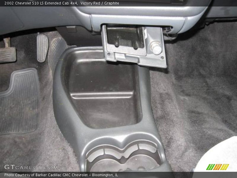Victory Red / Graphite 2002 Chevrolet S10 LS Extended Cab 4x4