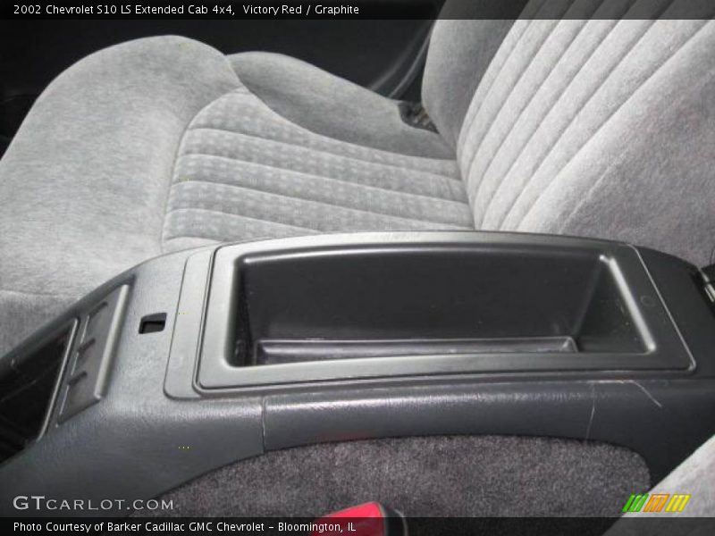 Victory Red / Graphite 2002 Chevrolet S10 LS Extended Cab 4x4
