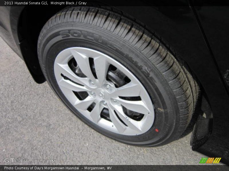 Midnight Black / Gray 2013 Hyundai Sonata GLS