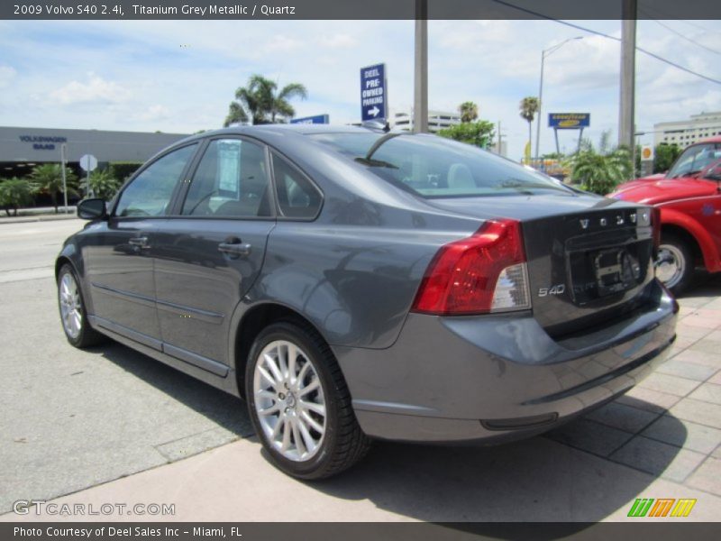 Titanium Grey Metallic / Quartz 2009 Volvo S40 2.4i