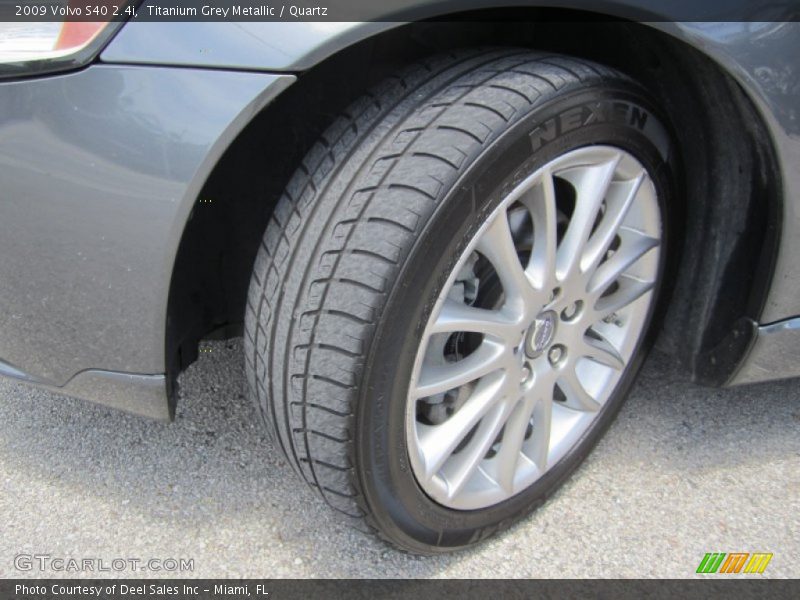 Titanium Grey Metallic / Quartz 2009 Volvo S40 2.4i