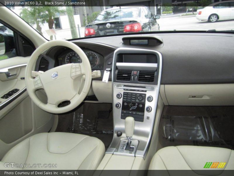 Black Stone / Sandstone 2010 Volvo XC60 3.2