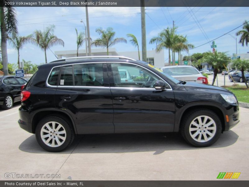 Deep Black Metallic / Sandstone 2009 Volkswagen Tiguan SE