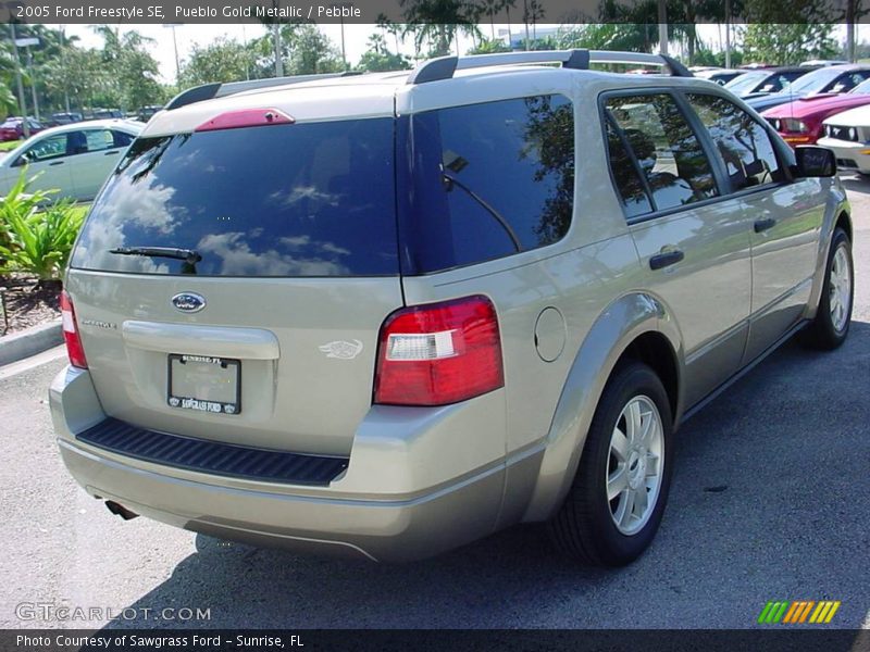 Pueblo Gold Metallic / Pebble 2005 Ford Freestyle SE