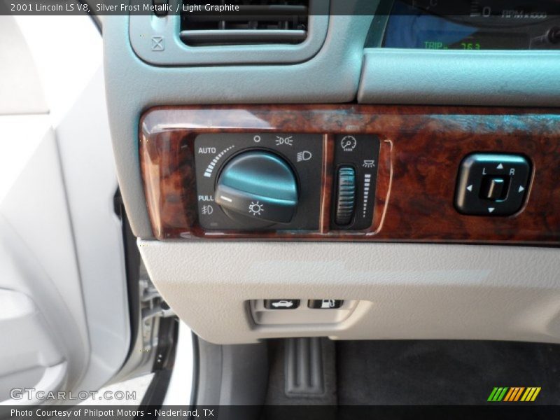 Silver Frost Metallic / Light Graphite 2001 Lincoln LS V8