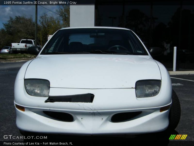 Bright White / Gray 1995 Pontiac Sunfire SE Coupe