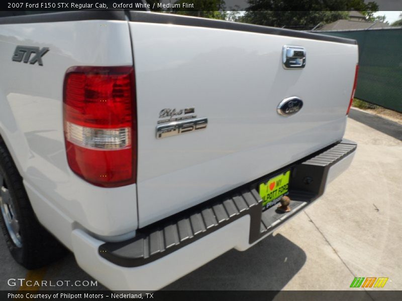 Oxford White / Medium Flint 2007 Ford F150 STX Regular Cab