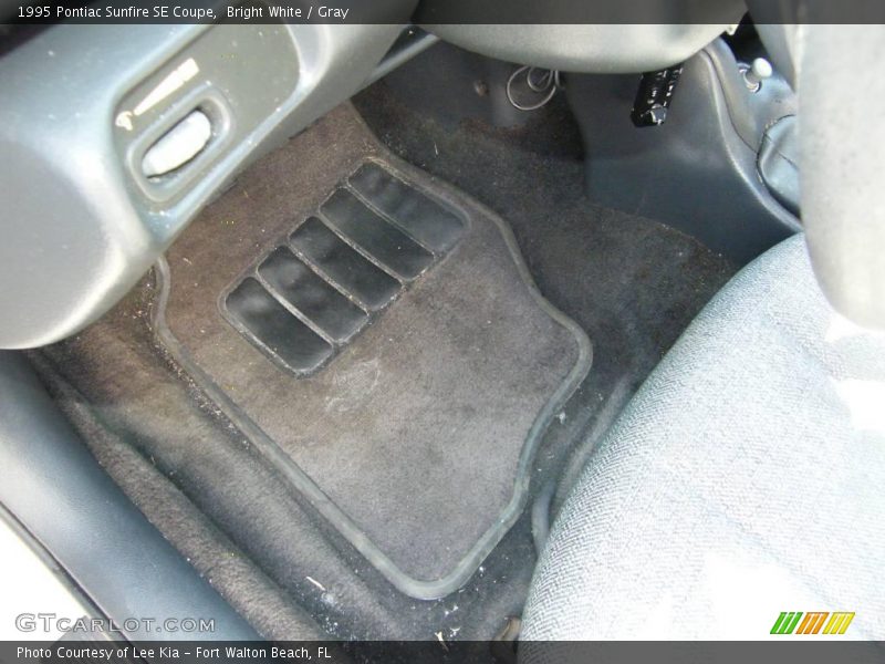 Bright White / Gray 1995 Pontiac Sunfire SE Coupe