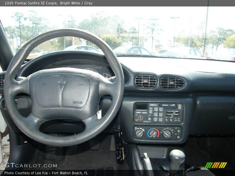 Bright White / Gray 1995 Pontiac Sunfire SE Coupe