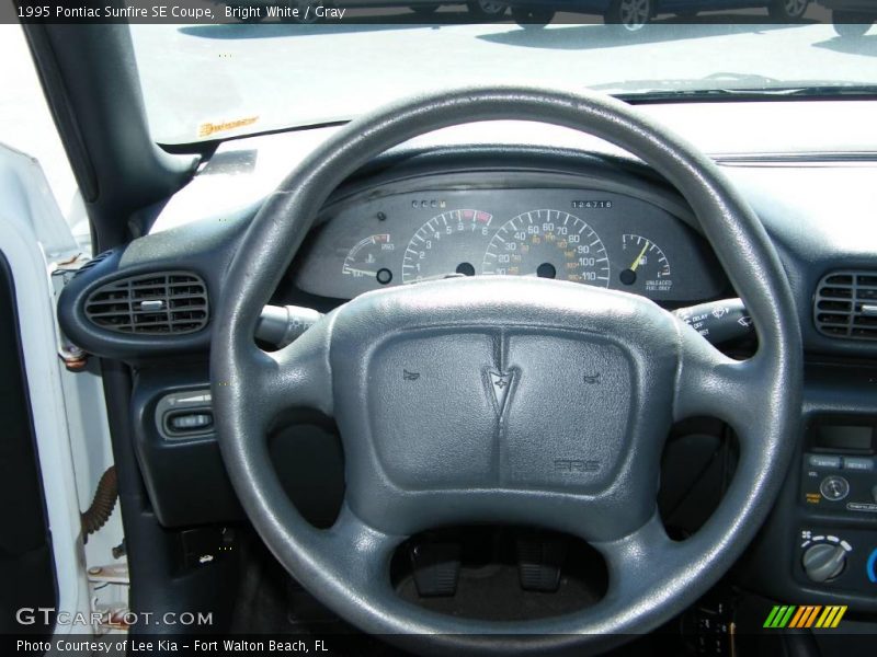 Bright White / Gray 1995 Pontiac Sunfire SE Coupe