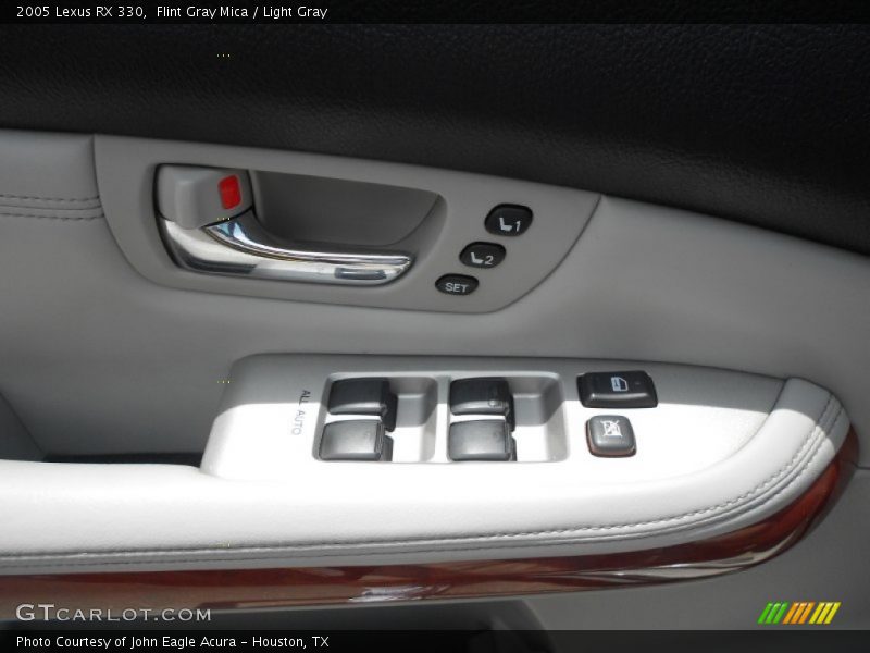 Controls of 2005 RX 330