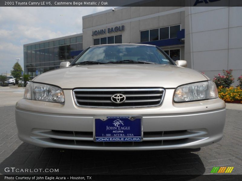 Cashmere Beige Metallic / Oak 2001 Toyota Camry LE V6