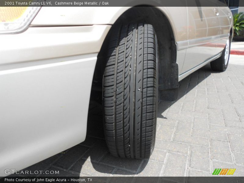 Cashmere Beige Metallic / Oak 2001 Toyota Camry LE V6