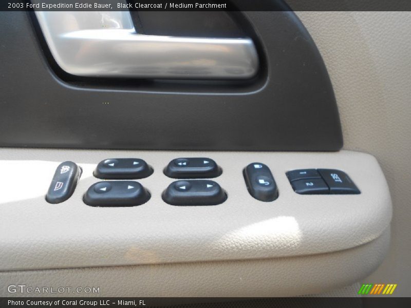 Black Clearcoat / Medium Parchment 2003 Ford Expedition Eddie Bauer
