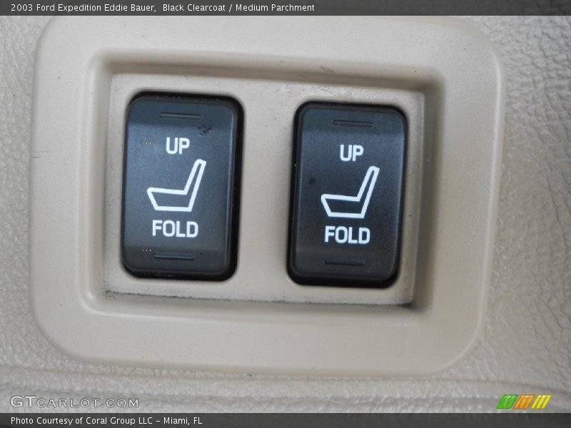 Black Clearcoat / Medium Parchment 2003 Ford Expedition Eddie Bauer