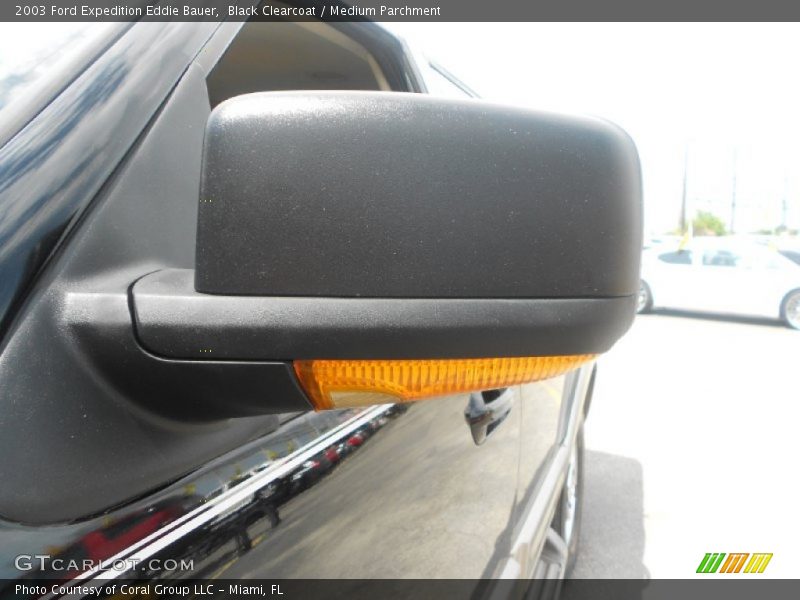 Black Clearcoat / Medium Parchment 2003 Ford Expedition Eddie Bauer