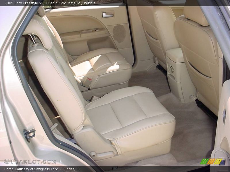 Pueblo Gold Metallic / Pebble 2005 Ford Freestyle SE