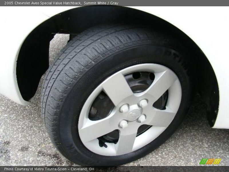 Summit White / Gray 2005 Chevrolet Aveo Special Value Hatchback